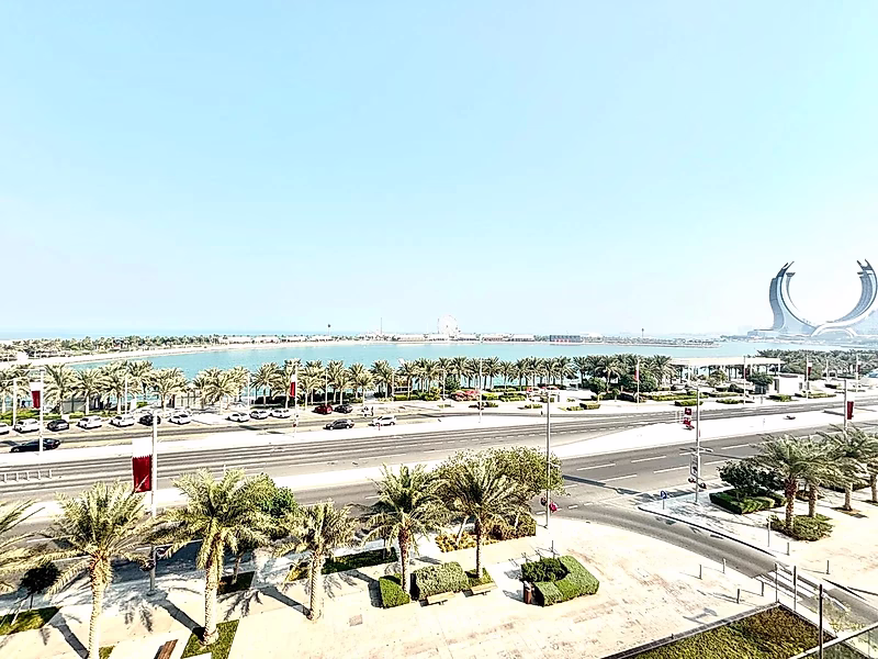 Sophisticated Living | Luxe Marina Escape - Photo 1