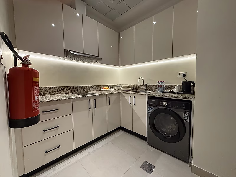 STYLISH 2BR HOTEL APARTMENT BIN MAHMOUD - Photo 11
