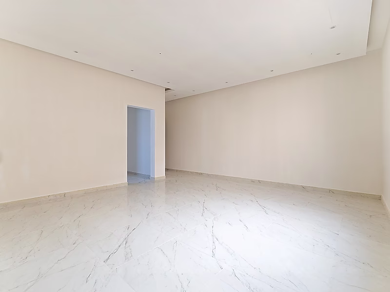 Luxury Villa for Sale in Al Wukair – 9 Bedrooms + Basement - Photo 10