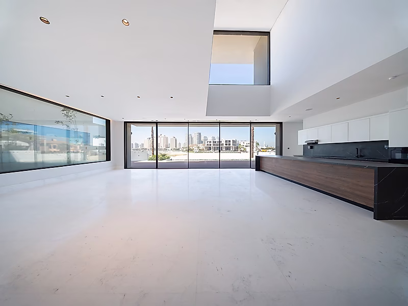 Iconic Ultra-Luxury Beachfront Villa of Unmatched Prestige - Photo 1