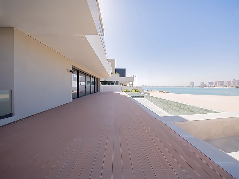 Iconic Ultra-Luxury Beachfront Villa of Unmatched Prestige - Photo 8