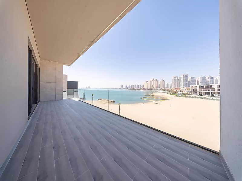 Iconic Ultra-Luxury Beachfront Villa of Unmatched Prestige - Photo 21