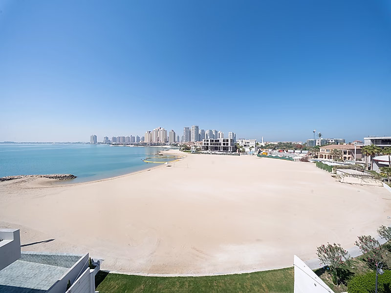 Iconic Ultra-Luxury Beachfront Villa of Unmatched Prestige - Photo 29