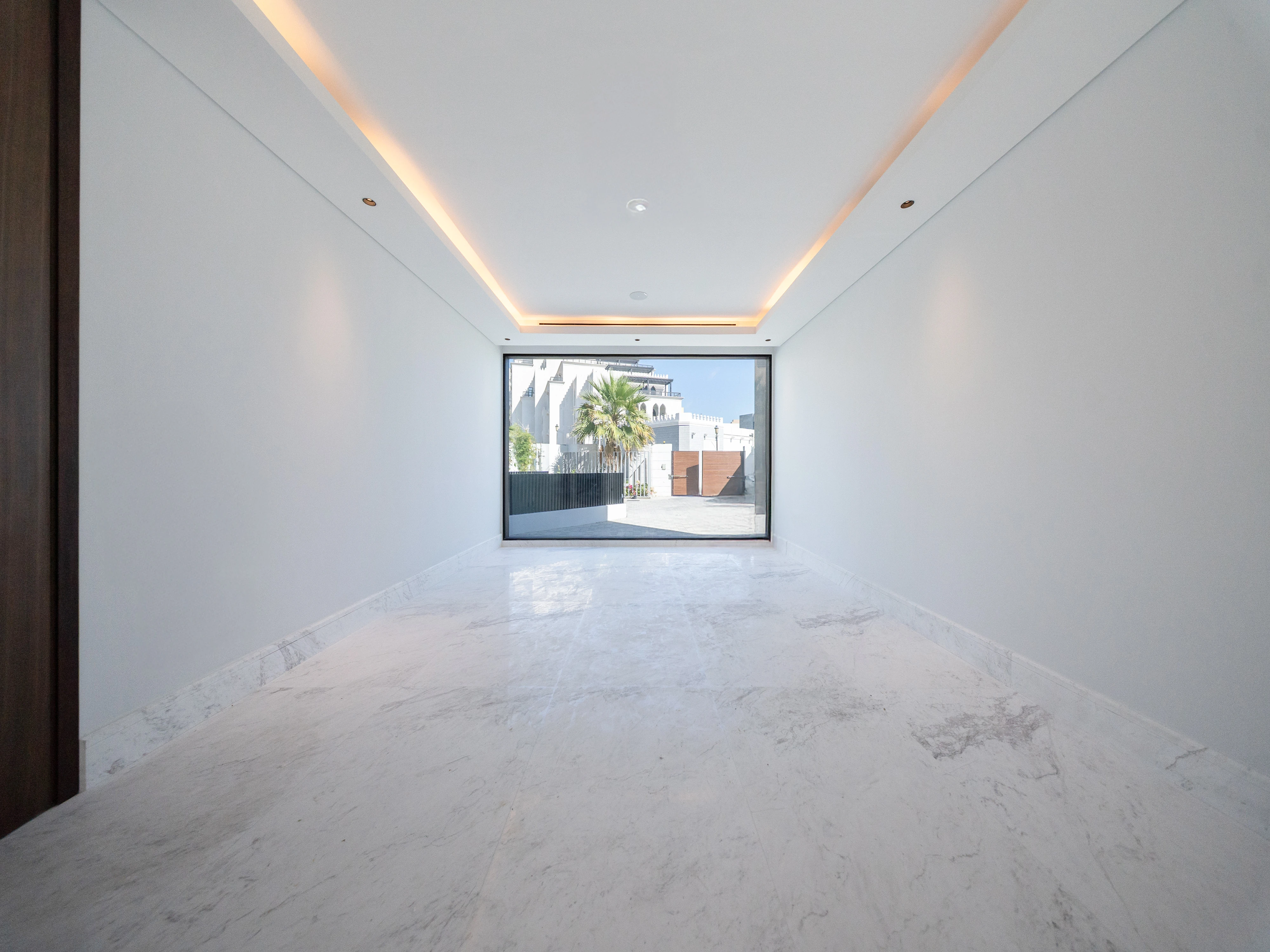 The Pearl Island Crown Villa — A Private Beachfront Masterpiece - Photo 5