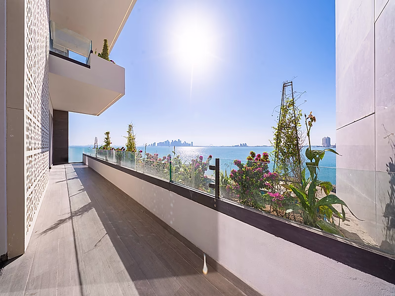The Pearl Island Crown Villa — A Private Beachfront Masterpiece - Photo 15