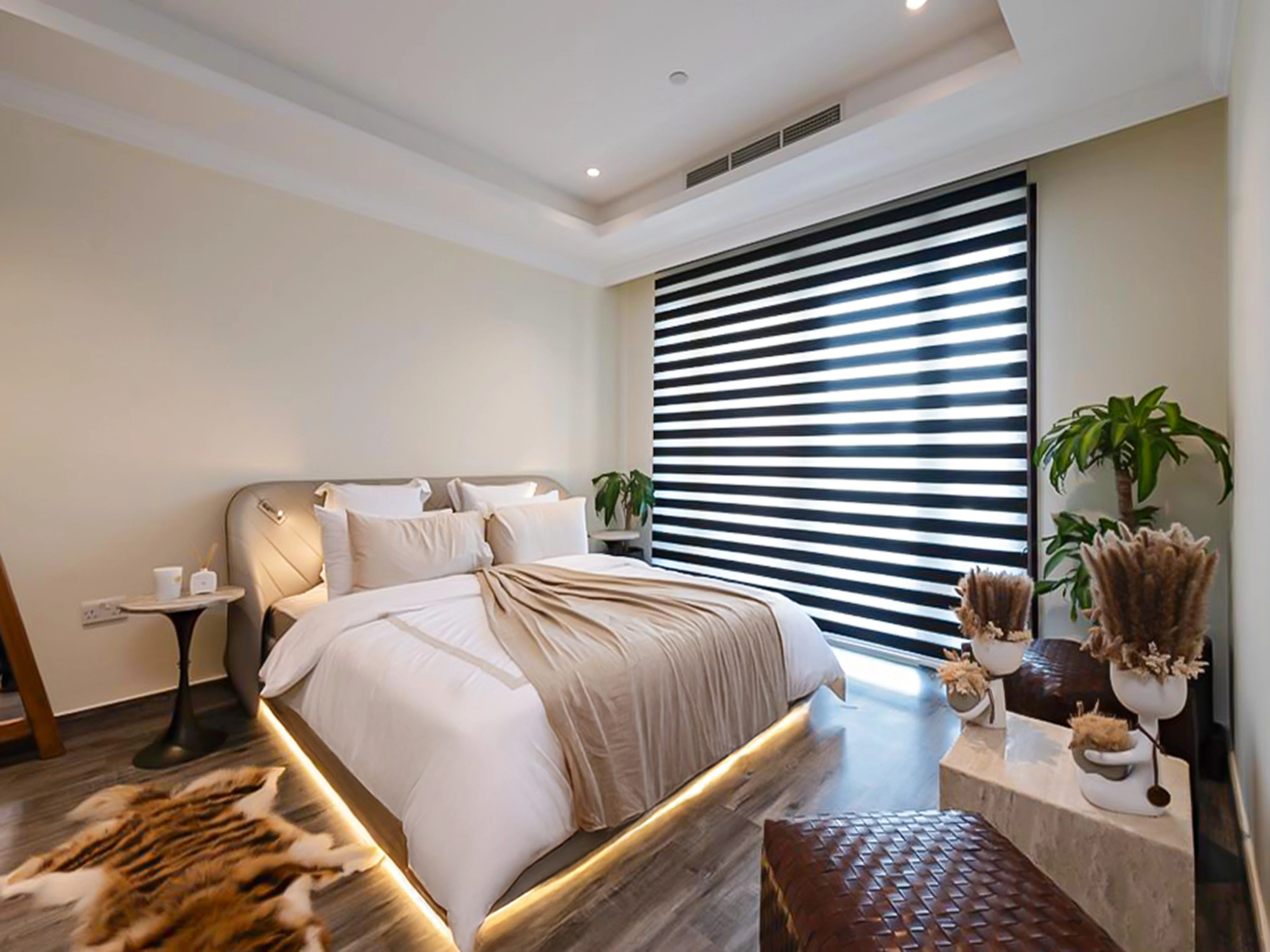 STYLISHLY REDFINED 1-BEDROOM TOWNHOUSE | MARINA VIEW | PORTO