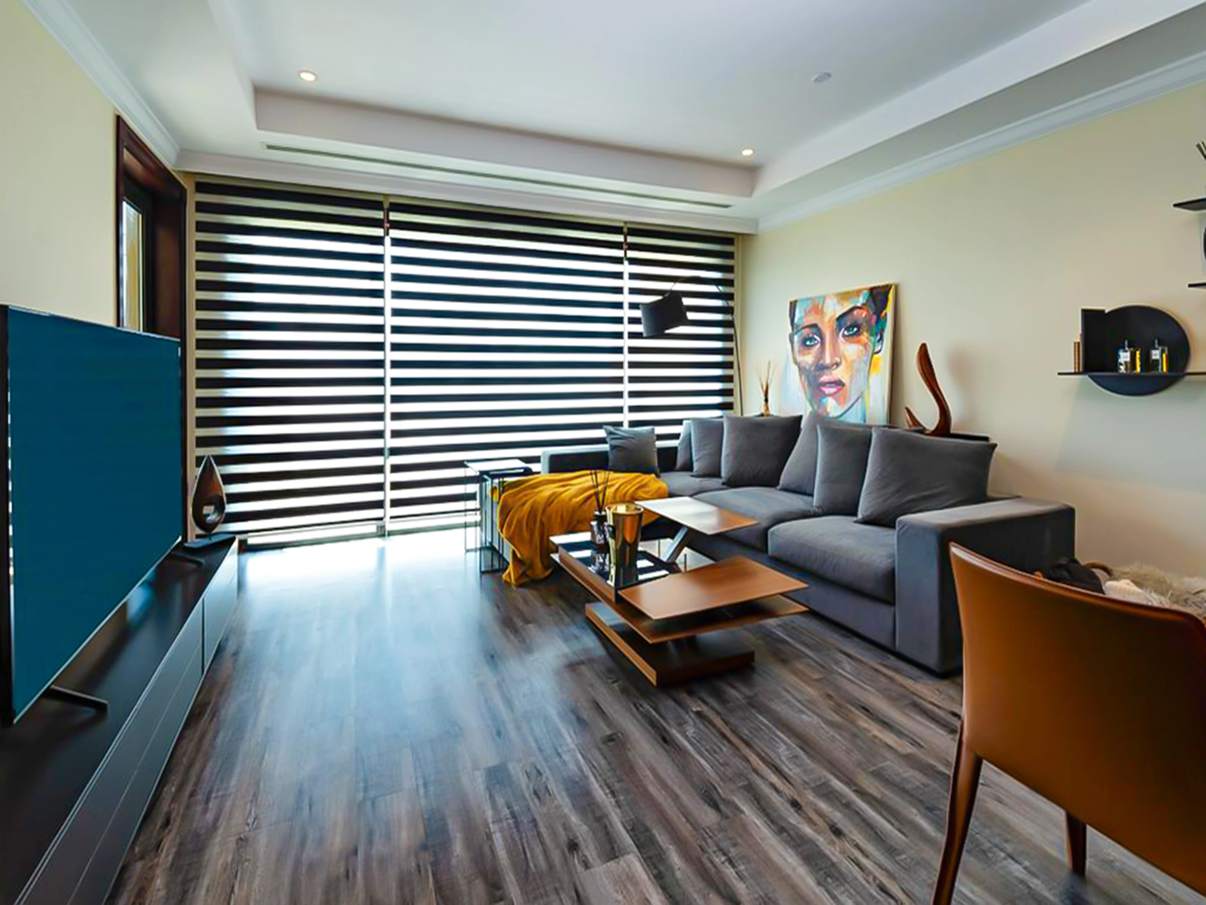 STYLISHLY REDFINED 1-BEDROOM TOWNHOUSE | MARINA VIEW | PORTO