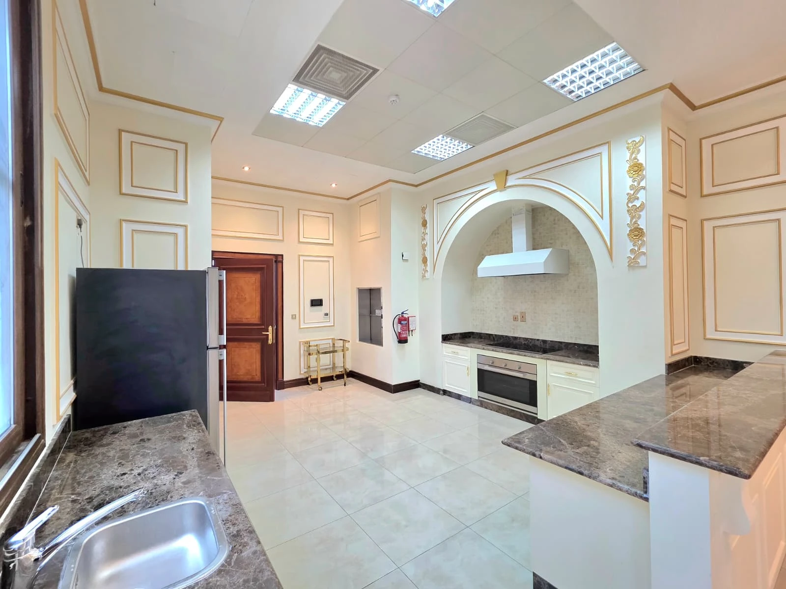 Royal Living in The Pearl-Qatar | Private Palace with Beach Access & Ultimate Privacy - Photo 14