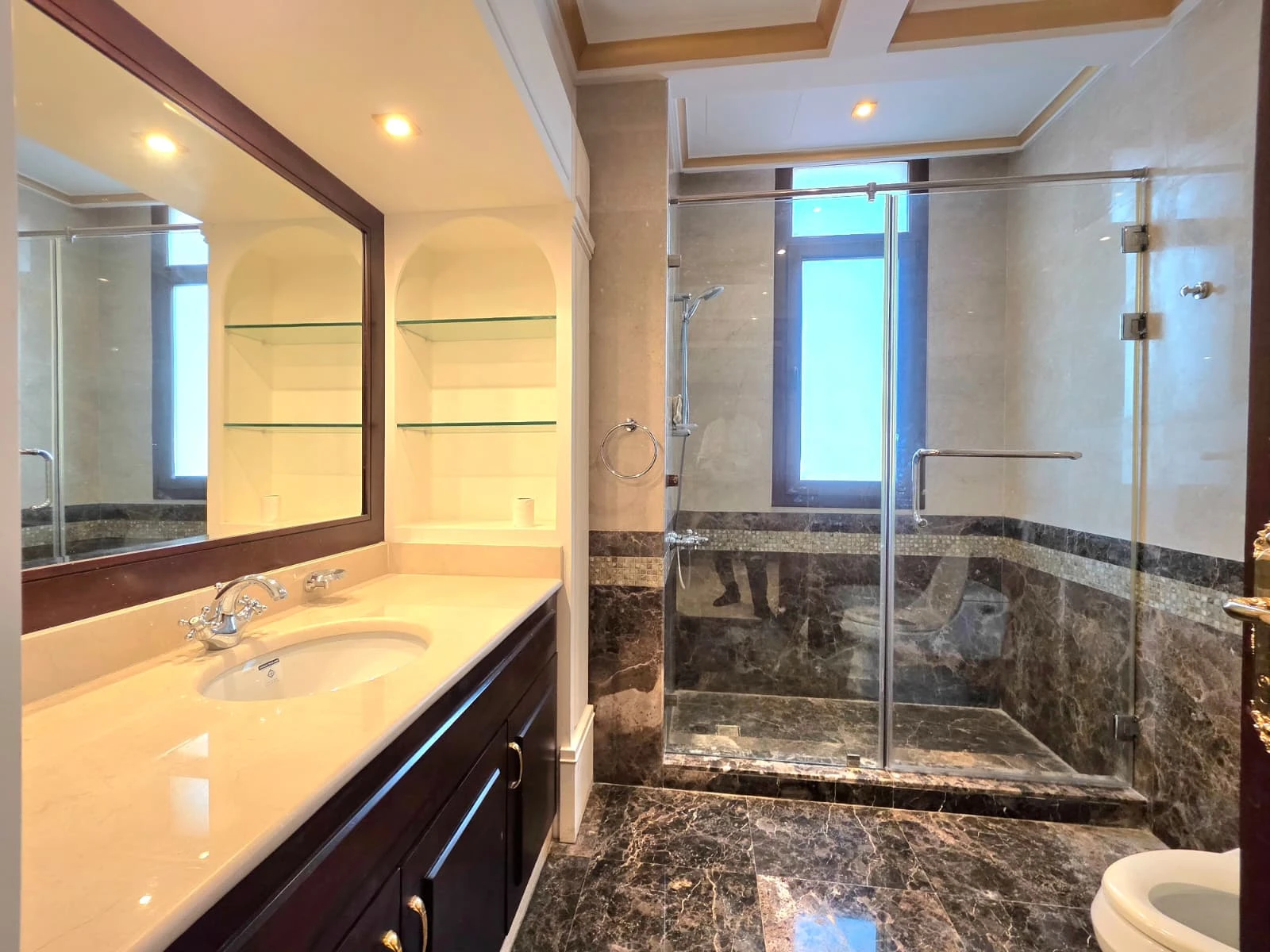 Royal Living in The Pearl-Qatar | Private Palace with Beach Access & Ultimate Privacy - Photo 27