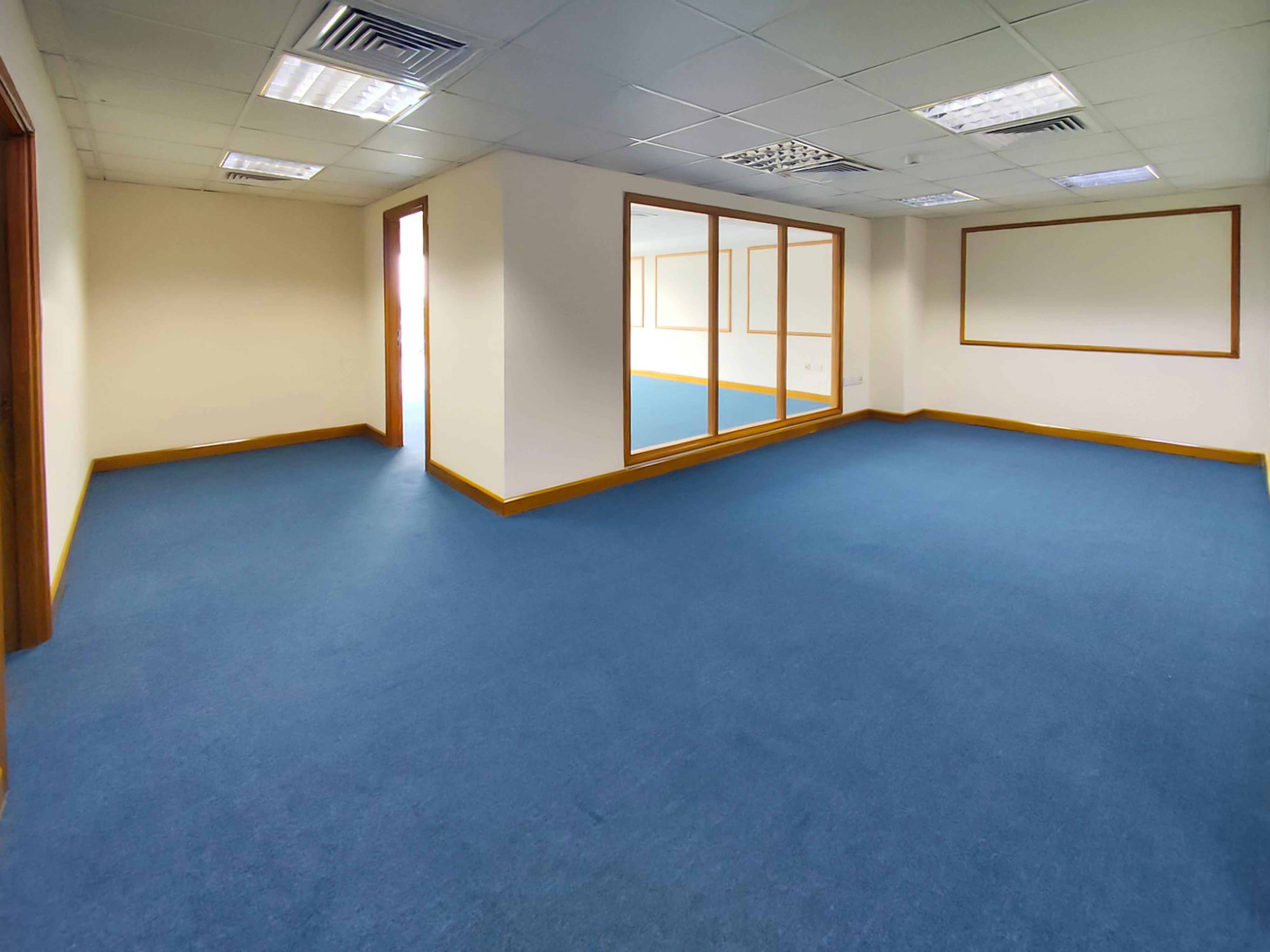 Stylish 386sqm Office | Premium Amenities | D Ring - Photo 2