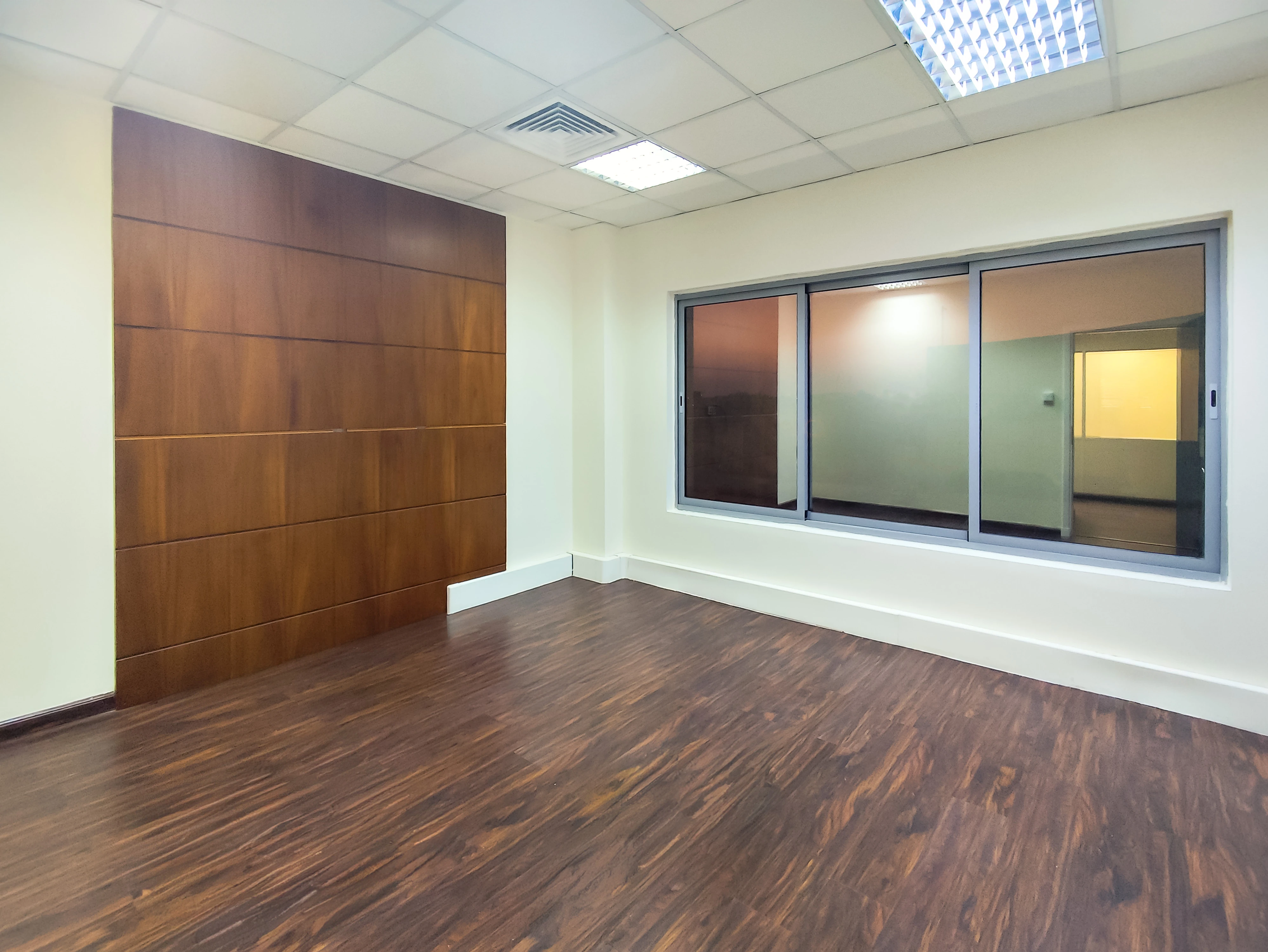 540 sqm Prime Office Location | Al Hilal C Ring - Photo 4