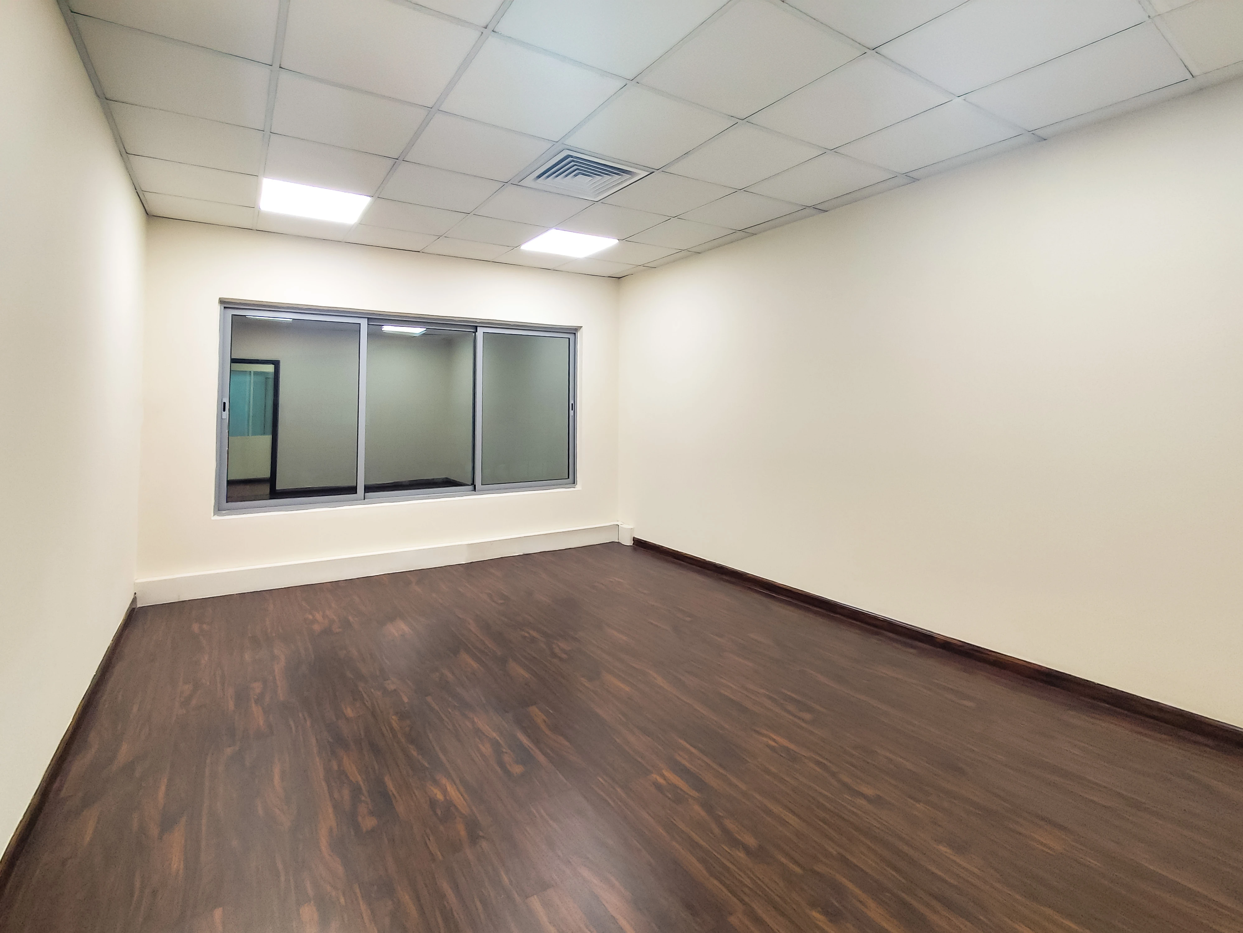 540 sqm Prime Office Location | Al Hilal C Ring - Photo 8