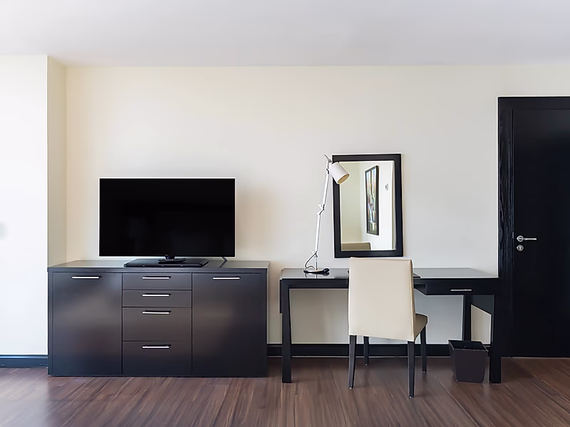 SERVICED TRIPLEX PENTHOUSE | ALL INCLUSIVE 4BR+MAID | WEST BAY - Photo 22