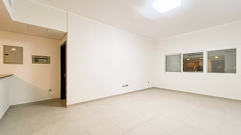 Best Deal | 1BR Apartment in Fox Hills - Photo 1