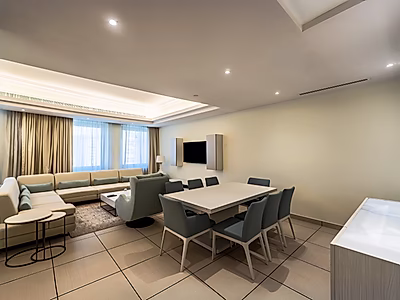 Upscale 2-Bedroom Apartment with Resort Amenities
