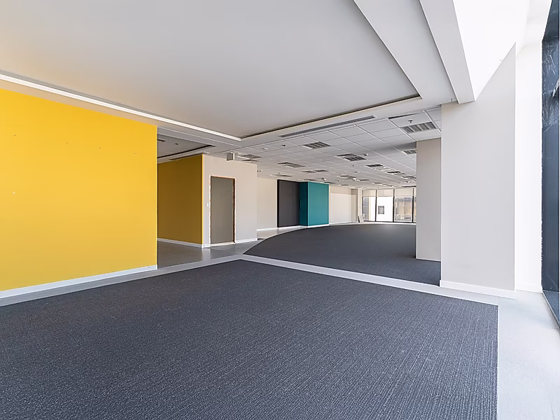 Ready-to-Move Premium Office in Old Airport Area | Luxury Tower | 529 sqm - Photo 3