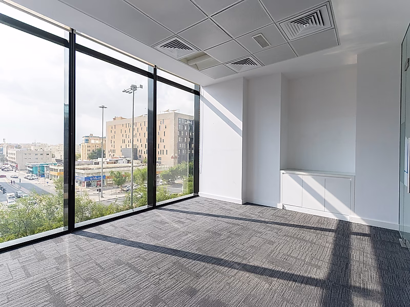 Modern 278 sqm Office with Floor-to-Ceiling Glass in Old Airport - Photo 3