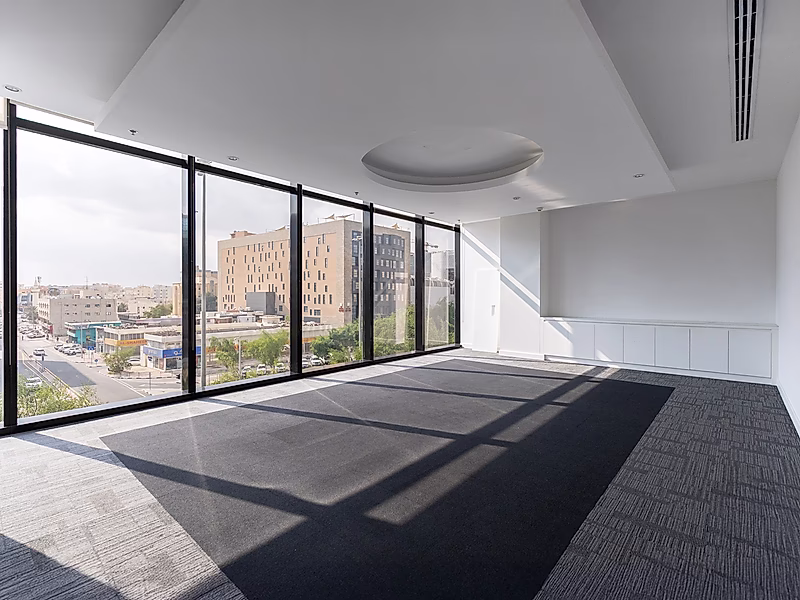 Modern 278 sqm Office with Floor-to-Ceiling Glass in Old Airport - Photo 1