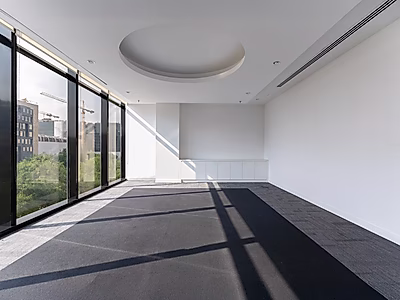 Modern 278 sqm Office with Floor-to-Ceiling Glass in Old Airport