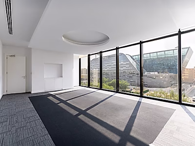 Modern 278 sqm Office with Floor-to-Ceiling Glass in Old Airport