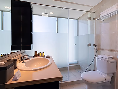 All Inclusive! 1BR with Full Services in Prime Location