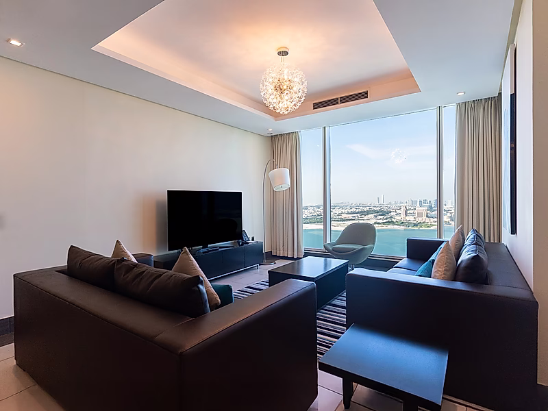 Bills Included! Premium 2-Bedroom Serviced | Westbay - Photo 2