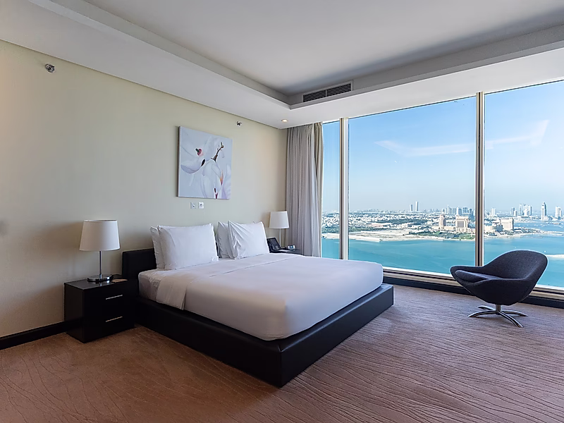 Bills Included! Premium 2-Bedroom Serviced | Westbay - Photo 1