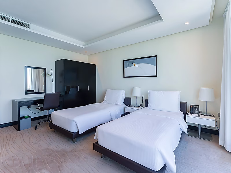Bills Included! Premium 2-Bedroom Serviced | Westbay - Photo 8