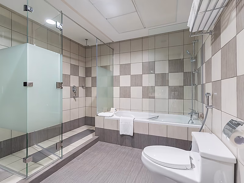 Bills Included! Premium 2-Bedroom Serviced | Westbay - Photo 11