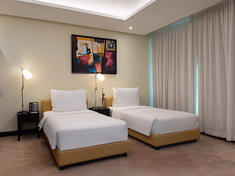 Full Serviced 3-Bedroom with Bills Included in Prime Location - Photo 6