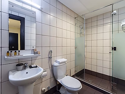 Full Serviced 3-Bedroom with Bills Included in Prime Location