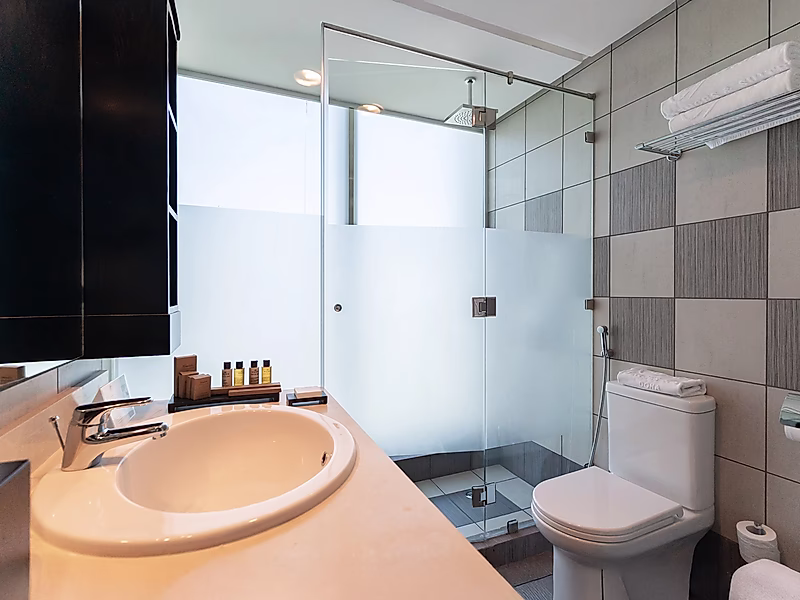 Full Serviced 3-Bedroom with Bills Included in Prime Location - Photo 12