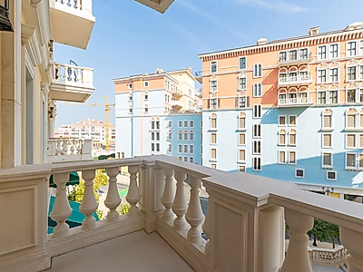 STYLISH LIVING | LUXURY 3 BEDROOM APARTMENT | PEARL