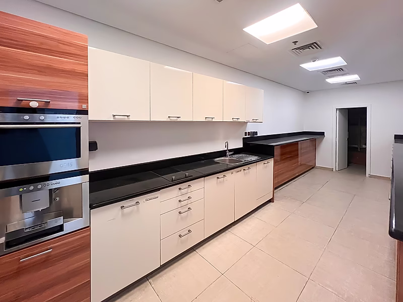 Corporate Office Space for Rent | High Floor | West Bay - Photo 7