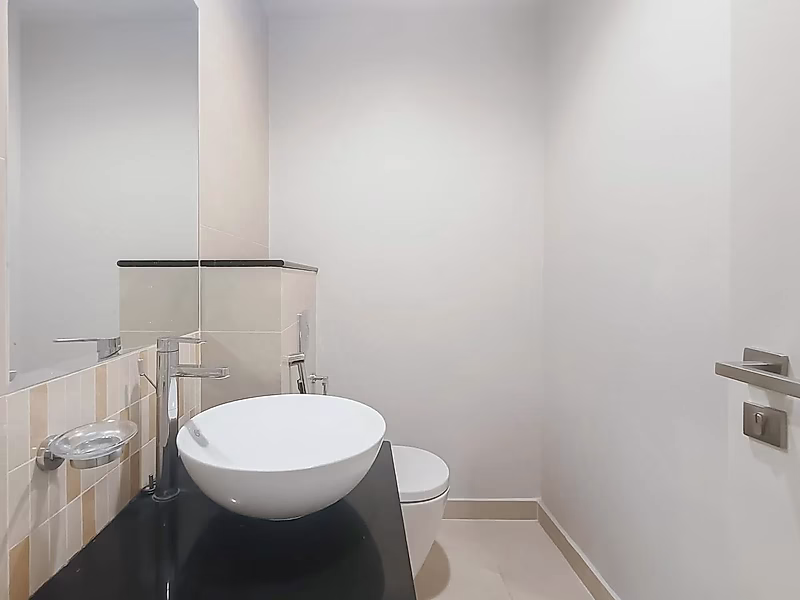Luxury Furnished One-Bedroom Apartment for Sale in Marina Lusail – Ready Title Deed - Photo 7