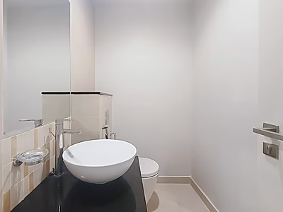 Luxury Furnished One-Bedroom Apartment for Sale in Marina Lusail – Ready Title Deed