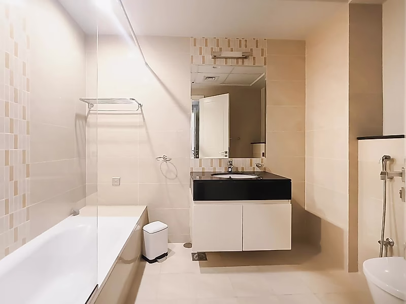 Luxury Furnished One-Bedroom Apartment for Sale in Marina Lusail – Ready Title Deed - Photo 9