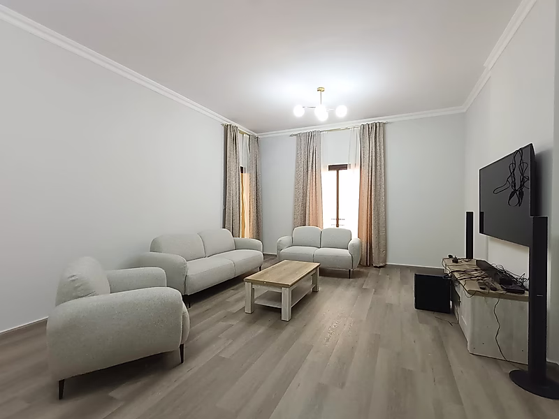 PRIME AND REFINED 3 BEDROOM APARTMENT | READY TO MOVE | FOX HILLS - Photo 1