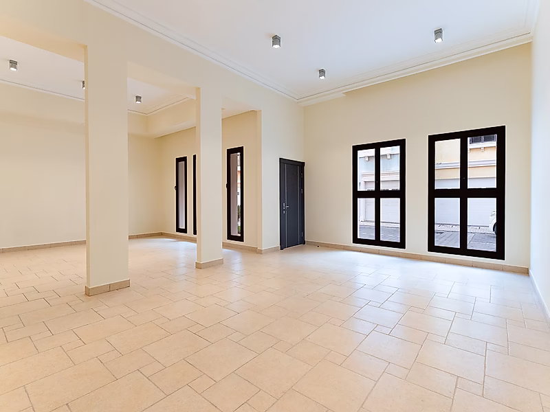 LUXURY LIVING 3 BEDROOM APARTMENT | QQ - Photo 1