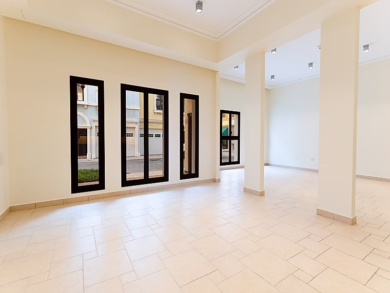 LUXURY LIVING 3 BEDROOM APARTMENT | QQ - Photo 2