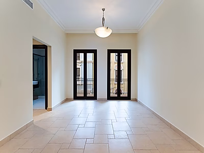 LUXURY LIVING 3 BEDROOM APARTMENT | QQ