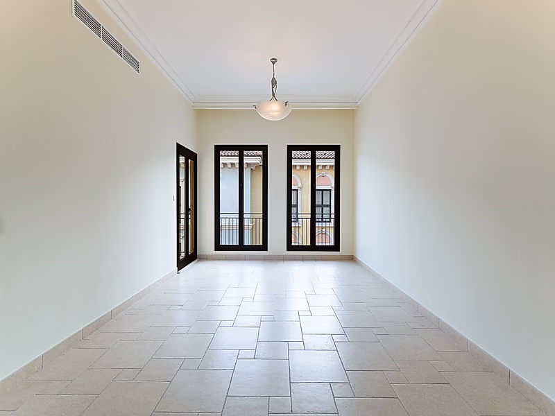 LUXURY LIVING 3 BEDROOM APARTMENT | QQ - Photo 9