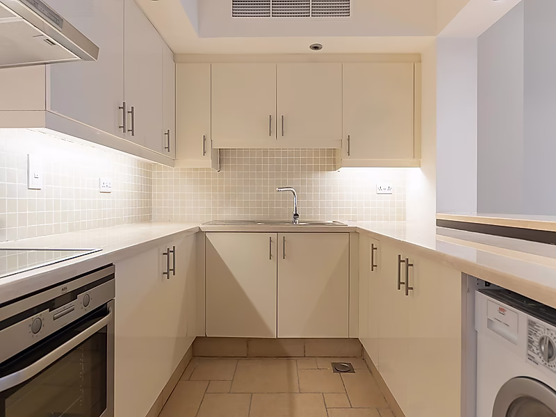 LUXURY LIVING 3 BEDROOM APARTMENT | QQ - Photo 12