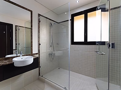 LUXURY LIVING 3 BEDROOM APARTMENT | QQ
