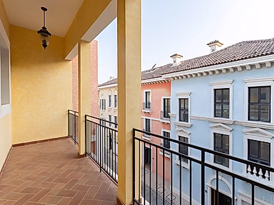 LUXURY LIVING 3 BEDROOM APARTMENT | QQ