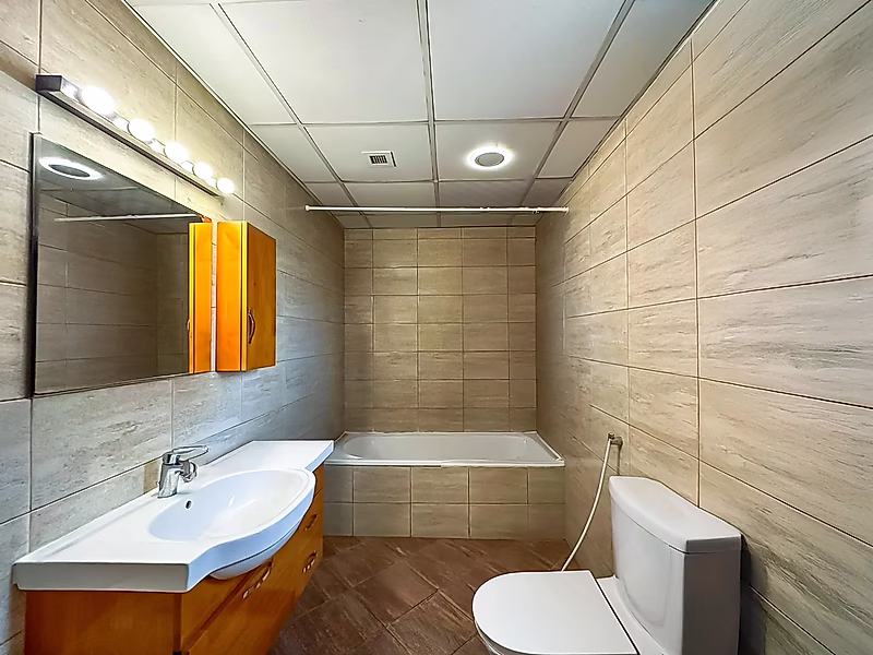 Semi-Furnished 2-Bedroom Apartment for Sale – Fox Hills, Lusail - Photo 8