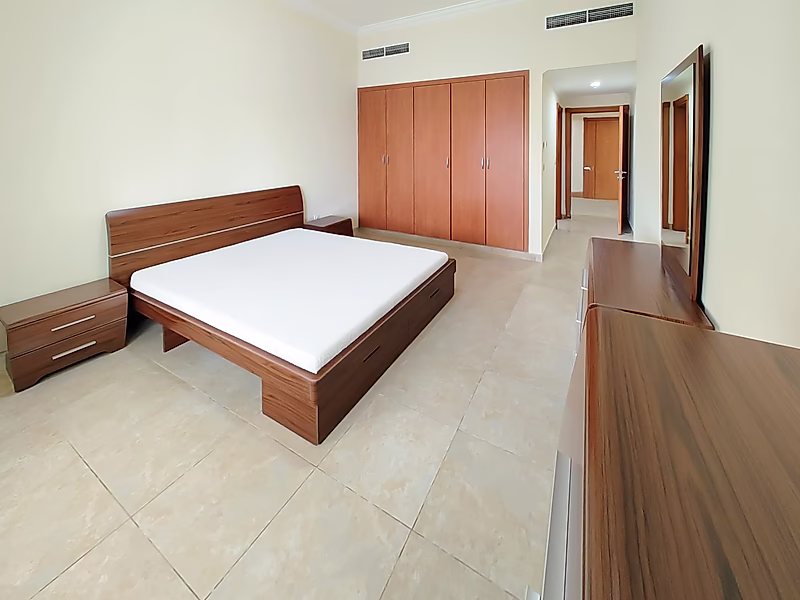 HOT DEAL | SPACIOUS 1 BEDROOM WITH BALCONY | READY TO MOVE | PORTO ARABIA - Photo 3