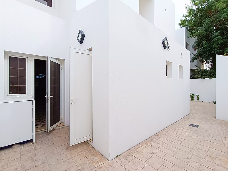FRIENDLY 4BR + MAID COMPOUND VILLA | AL WAAB - Photo 16