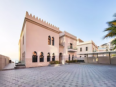 DIRECT SEA-FRONT ACCESS 5BR+M VILLA | LA PLAGE