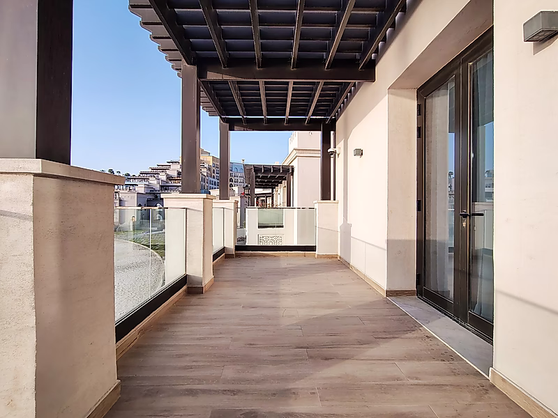 DIRECT SEA-FRONT ACCESS 5BR+M VILLA | LA PLAGE - Photo 19